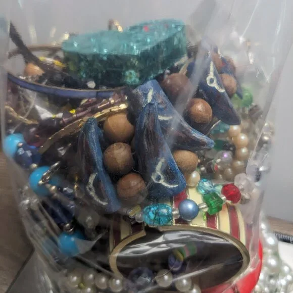 Jewelry Lot 4+ lbs 1122 Wearable Sellable Mystery Lot Free Shipping - Picture 5 of 7